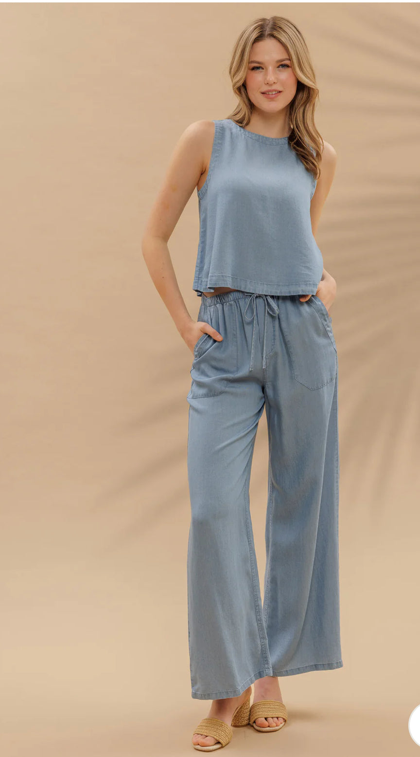 ROUND NECK BACK BUTTON SLEEVELESS CHAMBRAY TOP-How Cute is That? Boutique