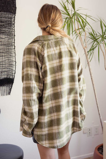 OVERSIZED COLLARED LONG SLEEVE BUTTON DOWN SHIRT