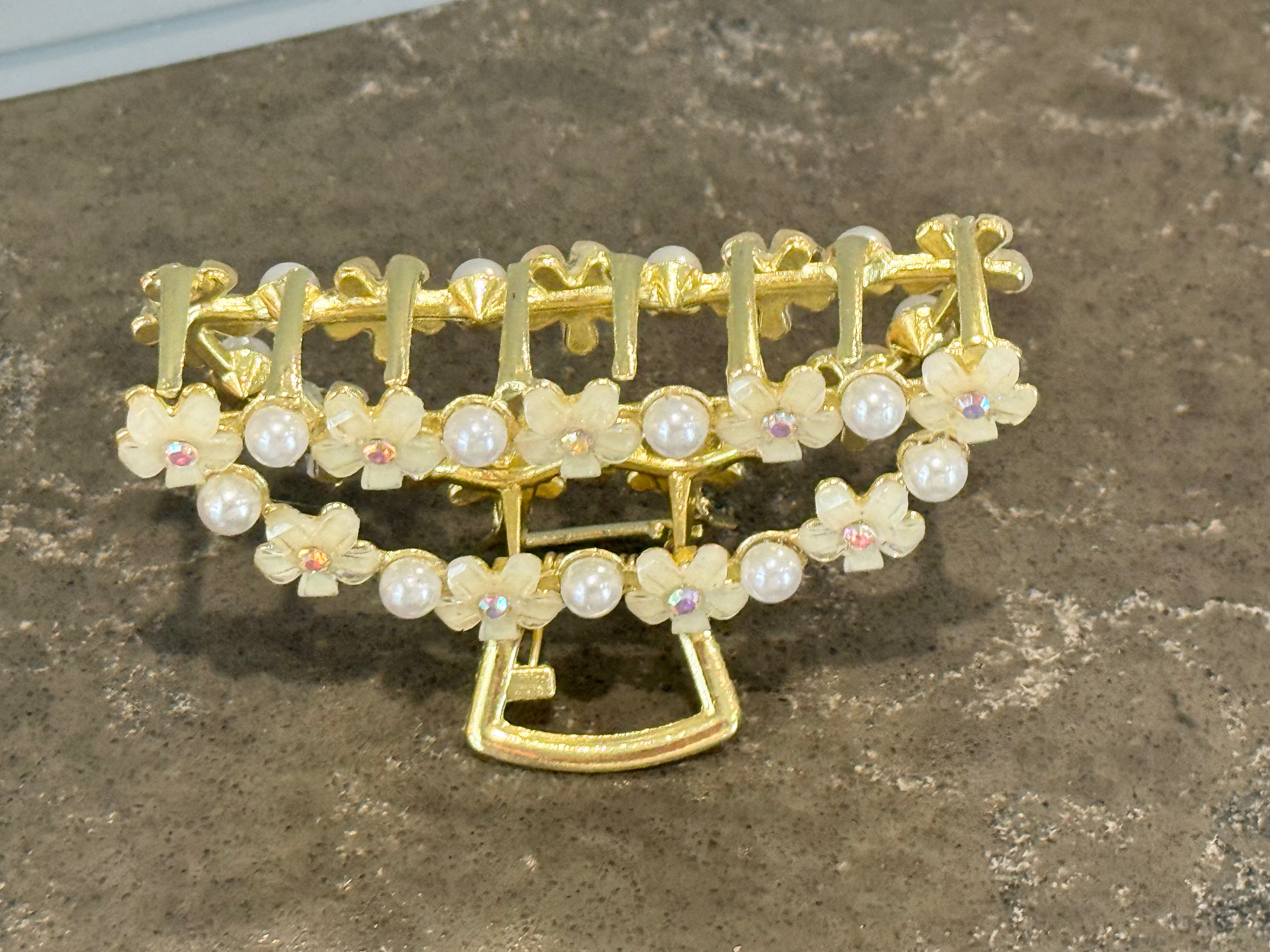 Pearl Flower Hair Claw in Gold-How Cute is That? Boutique