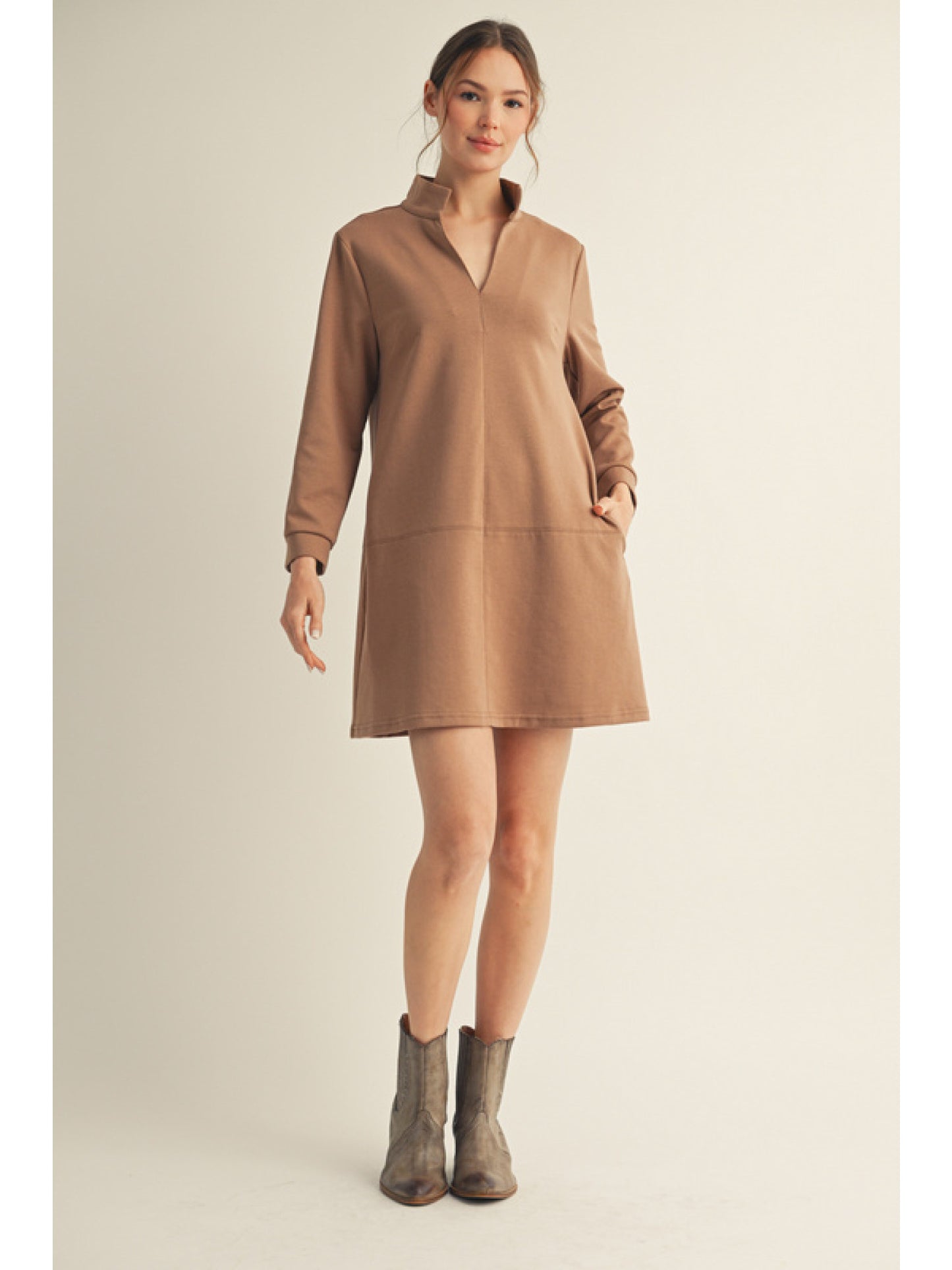 Collared Dress with pockets in Mocha